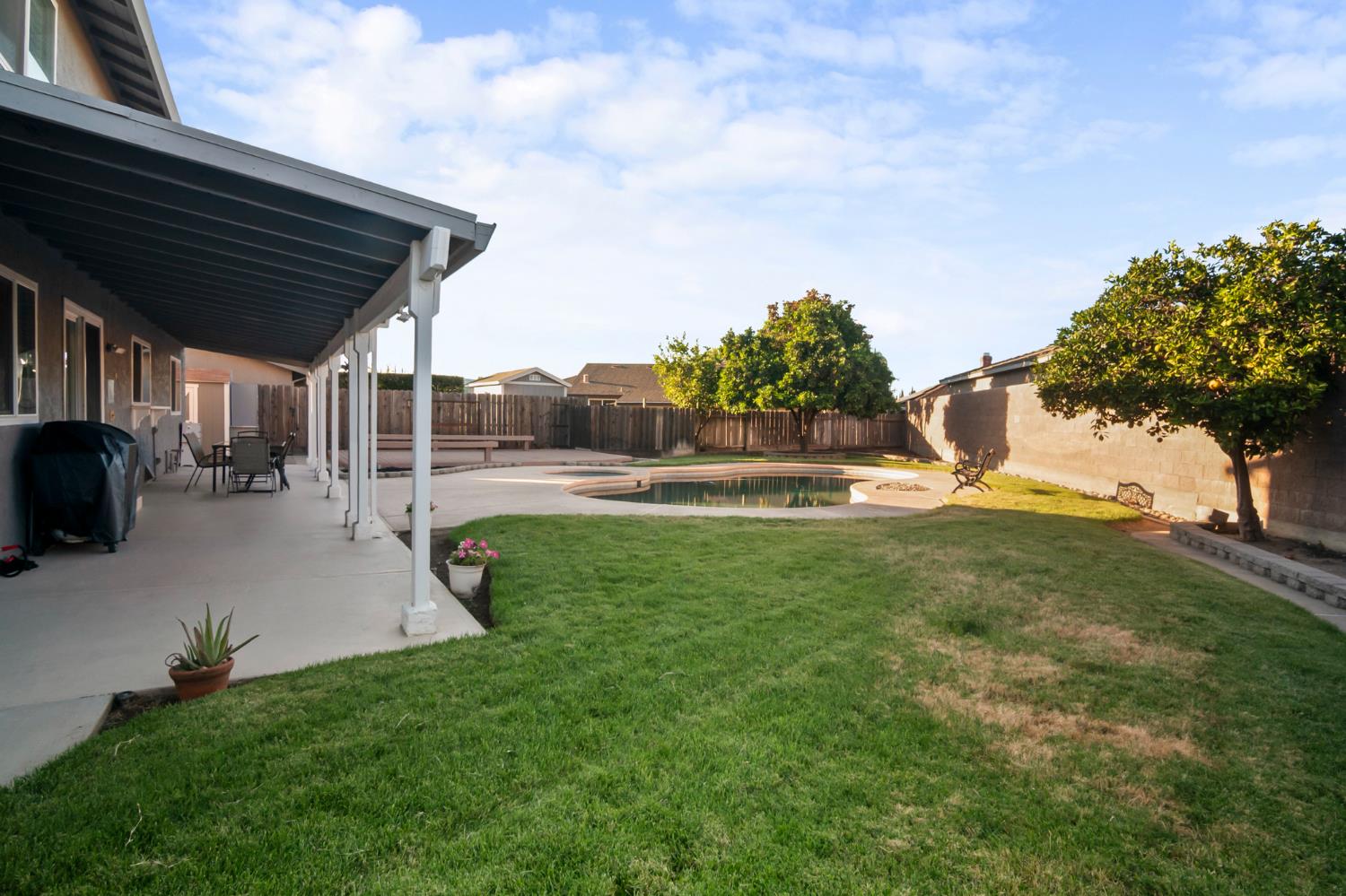 1412 1482 Riv Oakridge Ct, Ceres, CA 95351