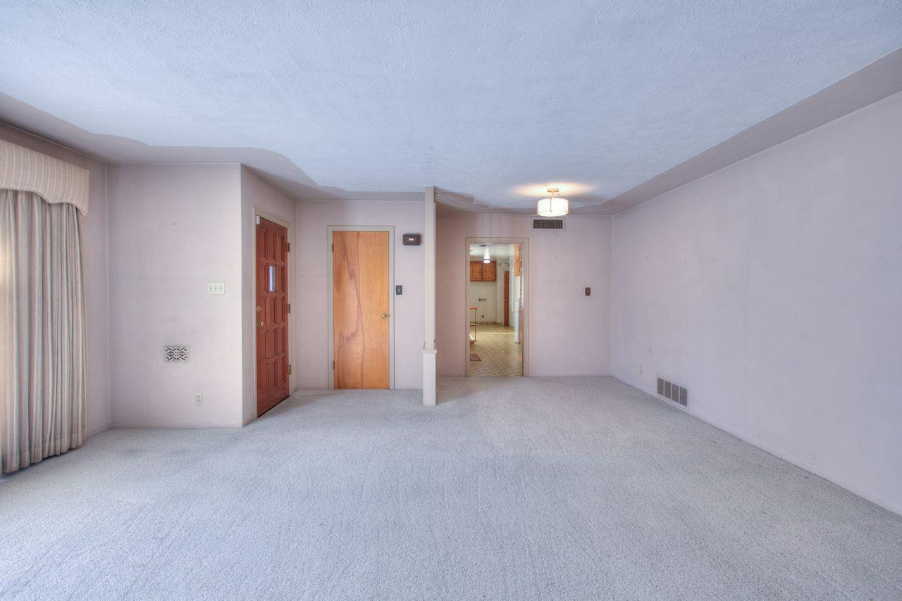 1245 Nevada Ave, Los Banos, CA 93635