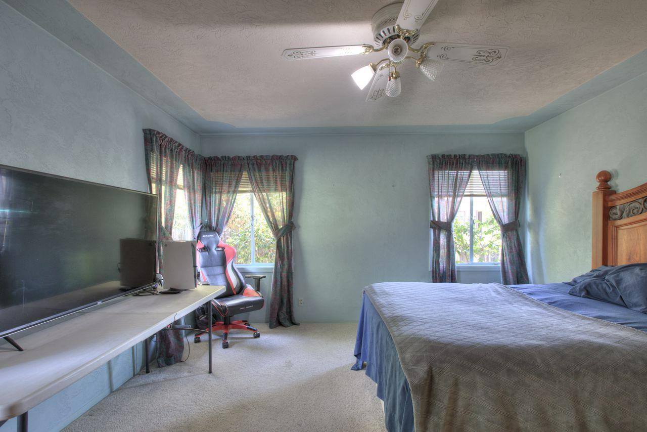 1245 Nevada Ave, Los Banos, CA 93635
