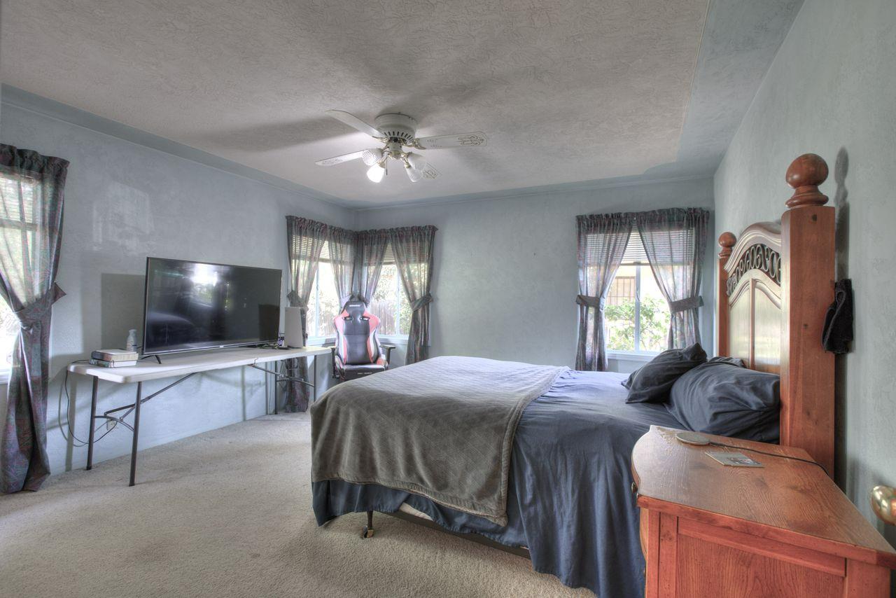 1245 Nevada Ave, Los Banos, CA 93635