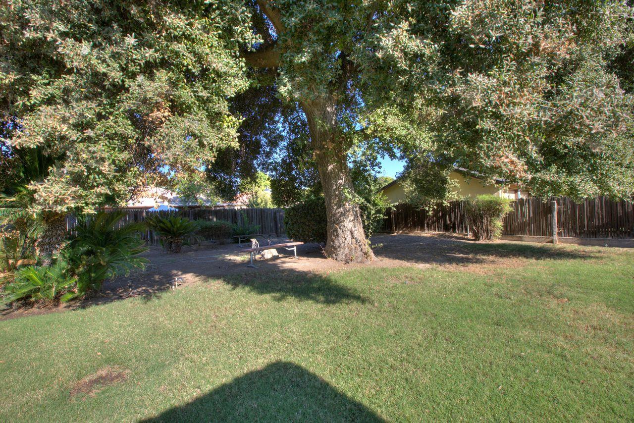1245 Nevada Ave, Los Banos, CA 93635