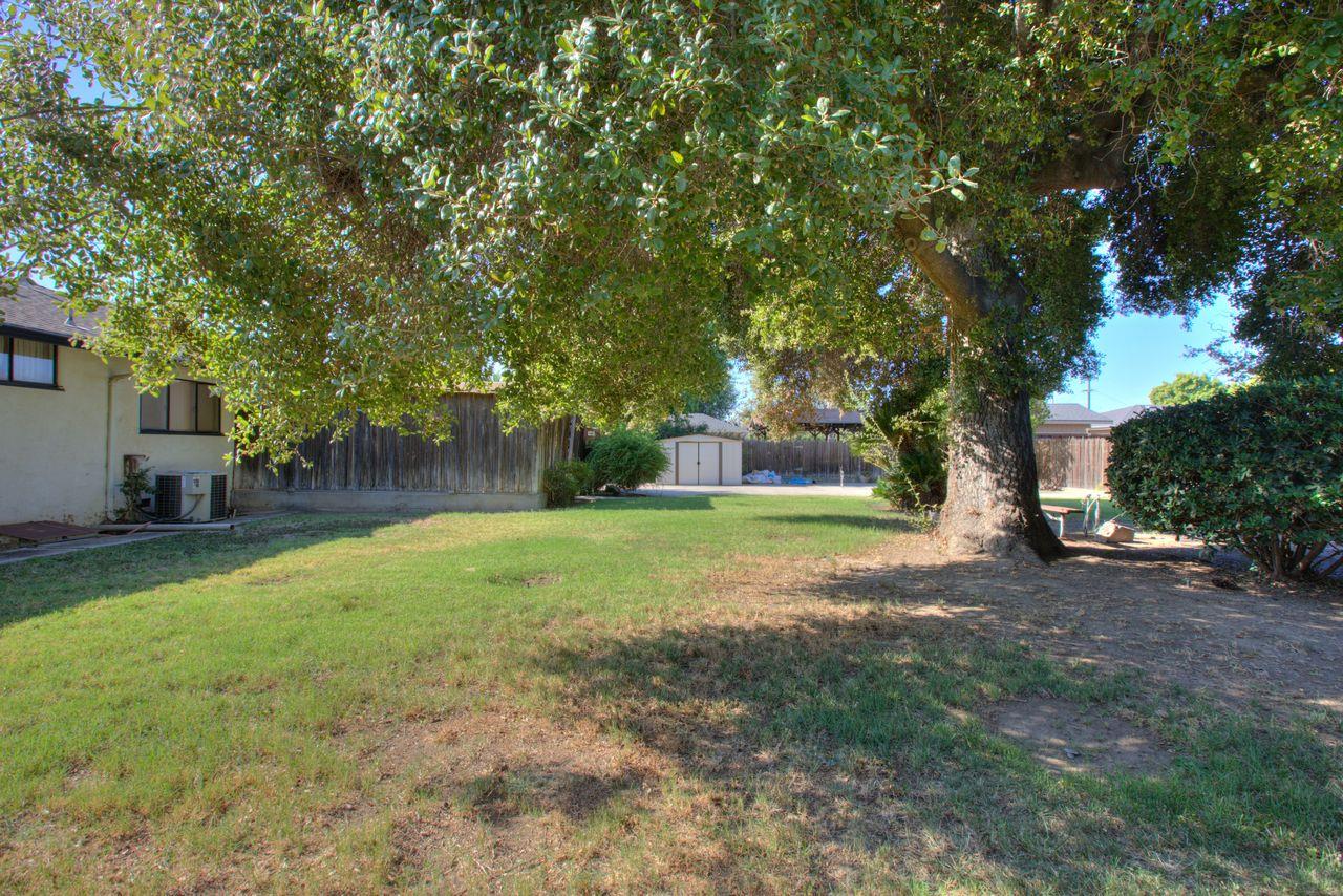 1245 Nevada Ave, Los Banos, CA 93635