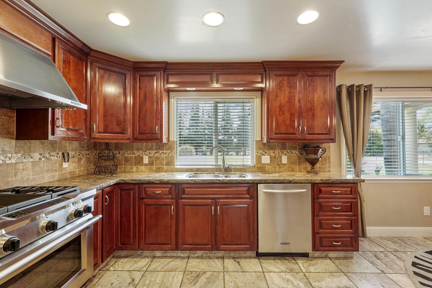 14104 Castle Rd, Manteca, CA 95336