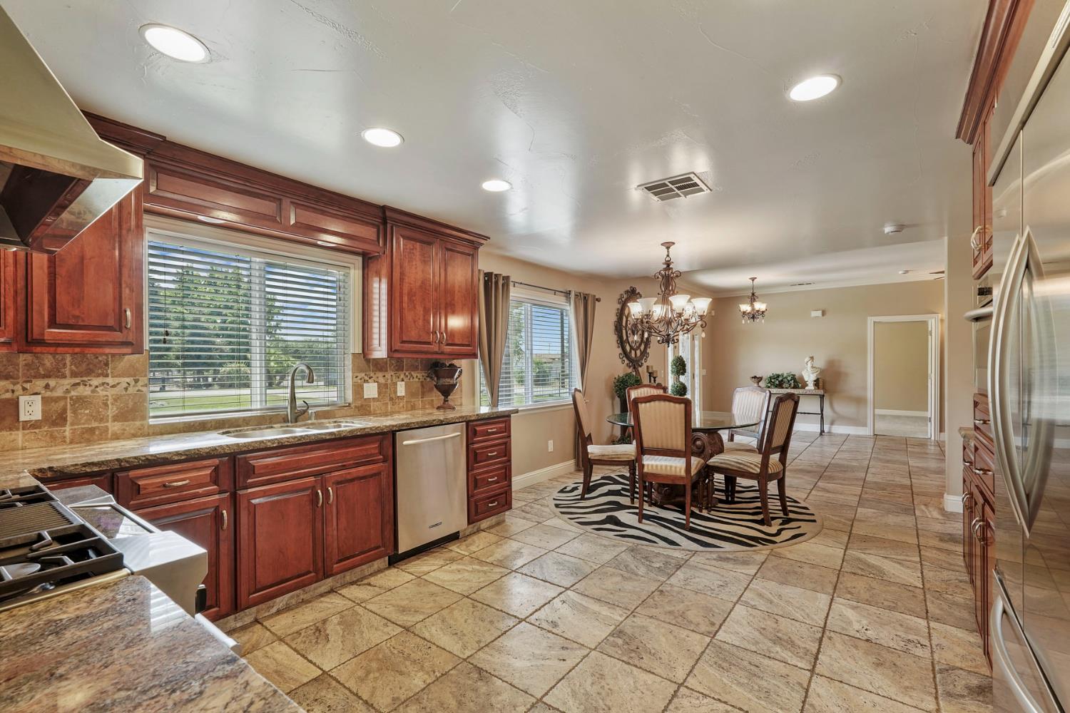 14104 Castle Rd, Manteca, CA 95336
