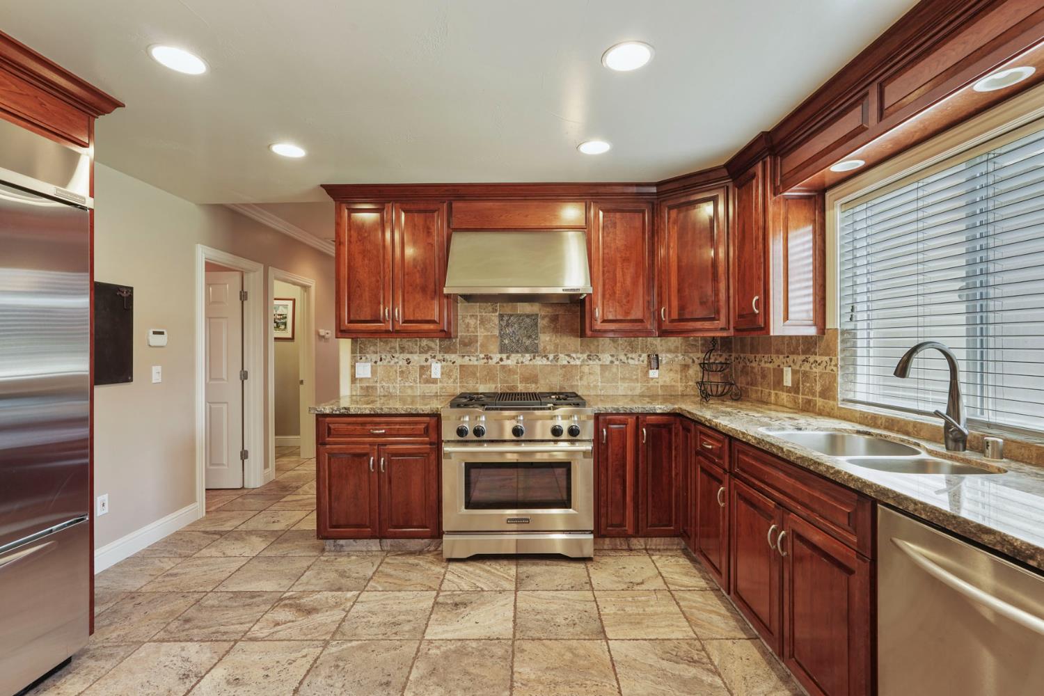 14104 Castle Rd, Manteca, CA 95336