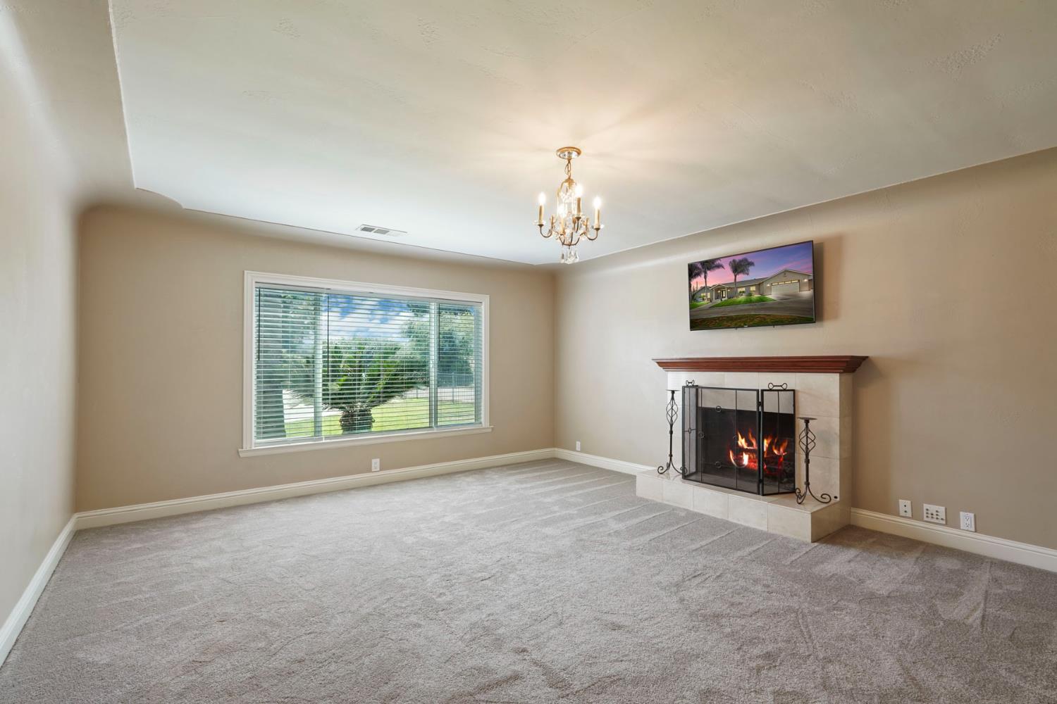 14104 Castle Rd, Manteca, CA 95336