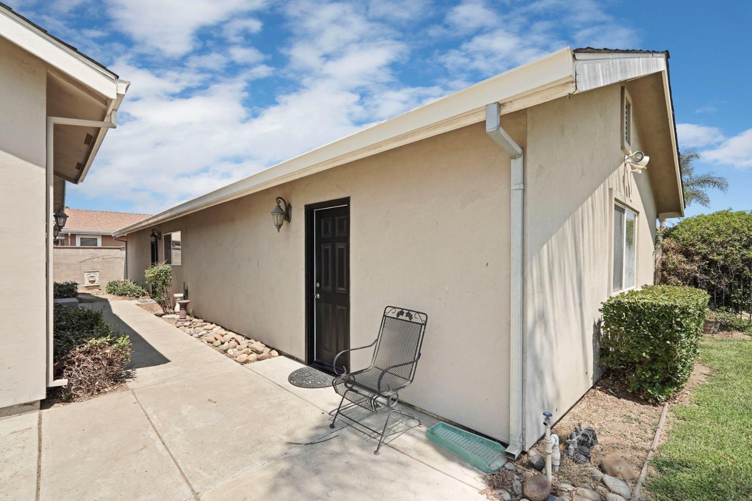 14104 Castle Rd, Manteca, CA 95336