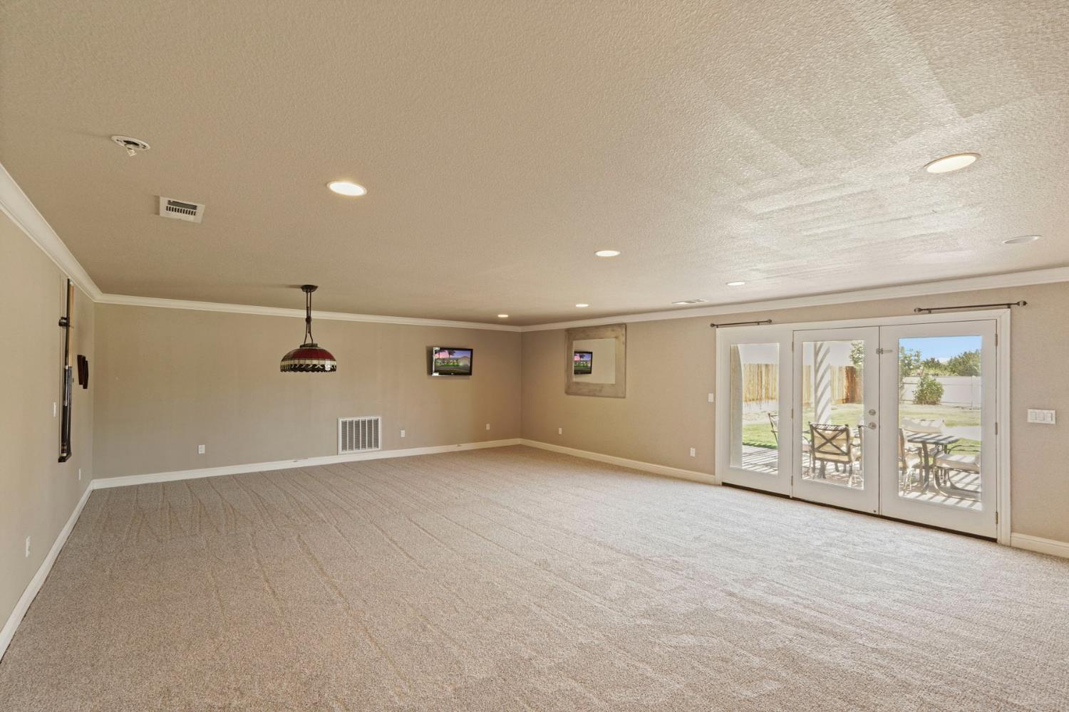 14104 Castle Rd, Manteca, CA 95336