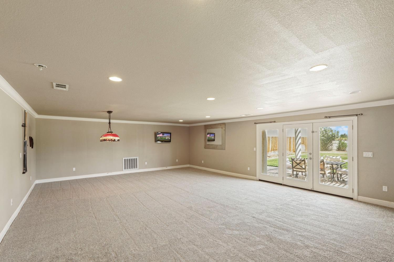 14104 Castle Rd, Manteca, CA 95336