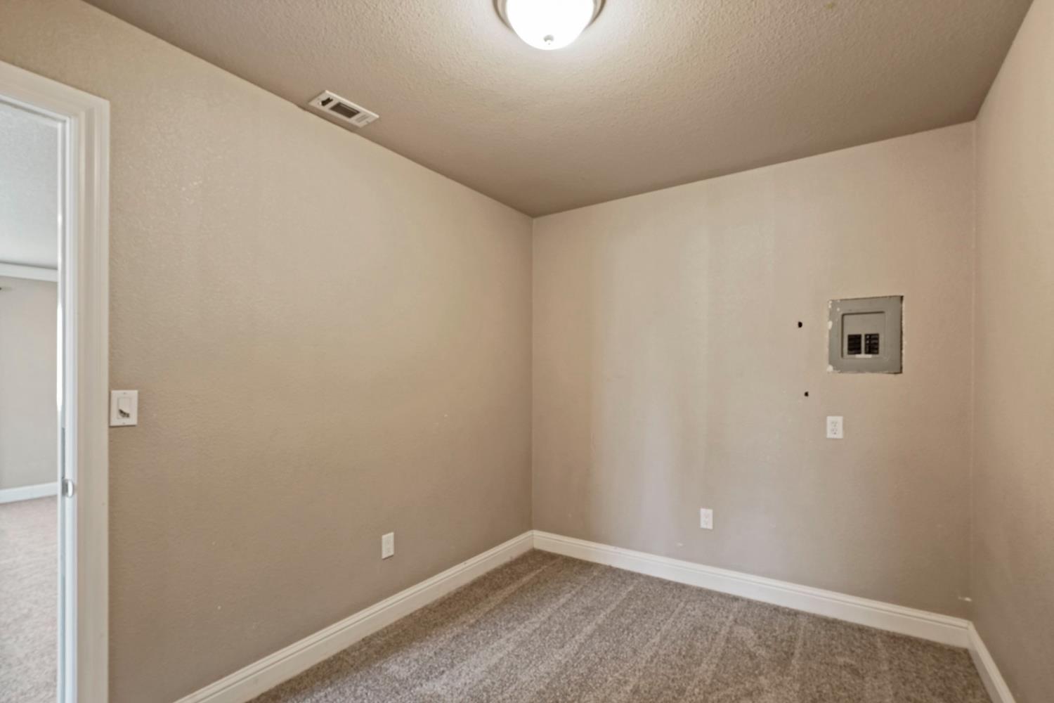 14104 Castle Rd, Manteca, CA 95336