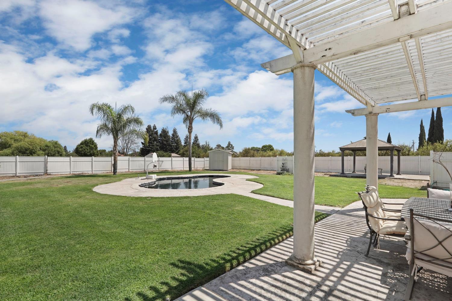 14104 Castle Rd, Manteca, CA 95336