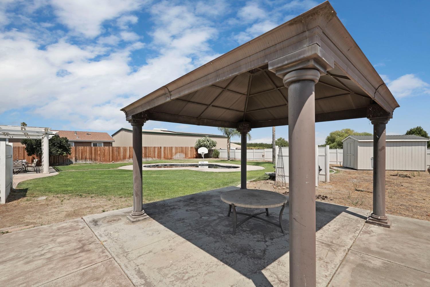14104 Castle Rd, Manteca, CA 95336