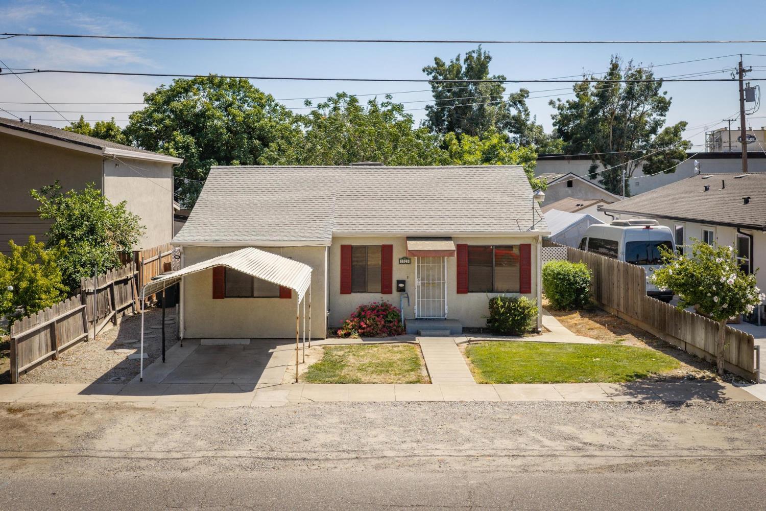 1325 Roosevelt Ave, Escalon, CA 95320