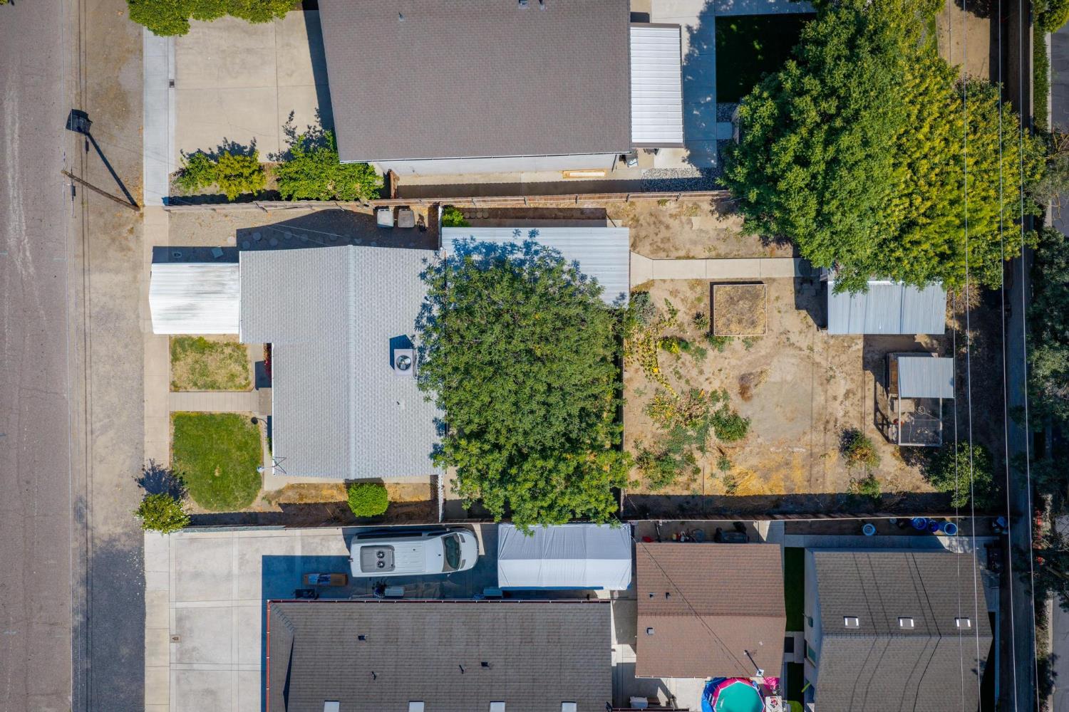 1325 Roosevelt Ave, Escalon, CA 95320