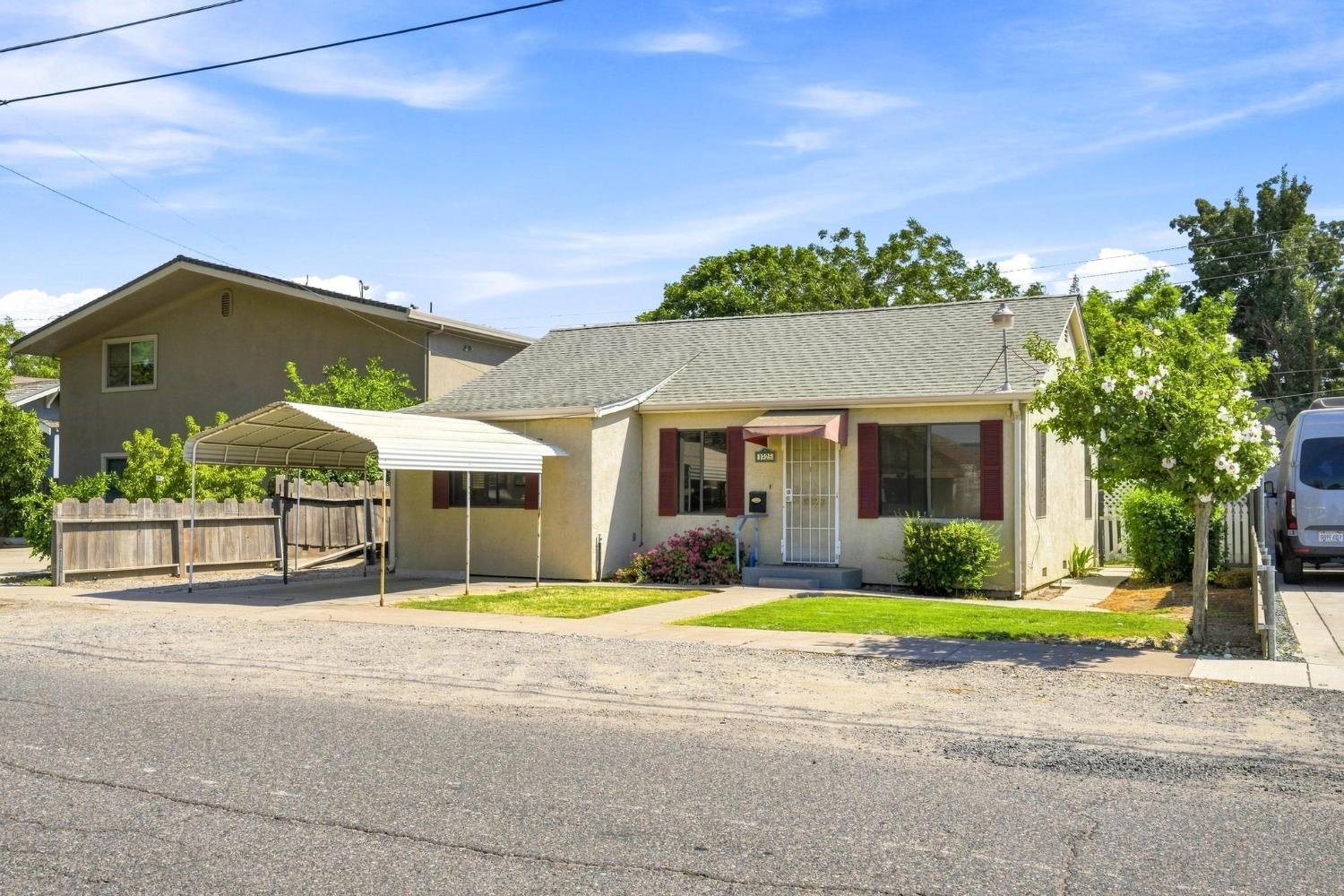 1325 Roosevelt Ave, Escalon, CA 95320