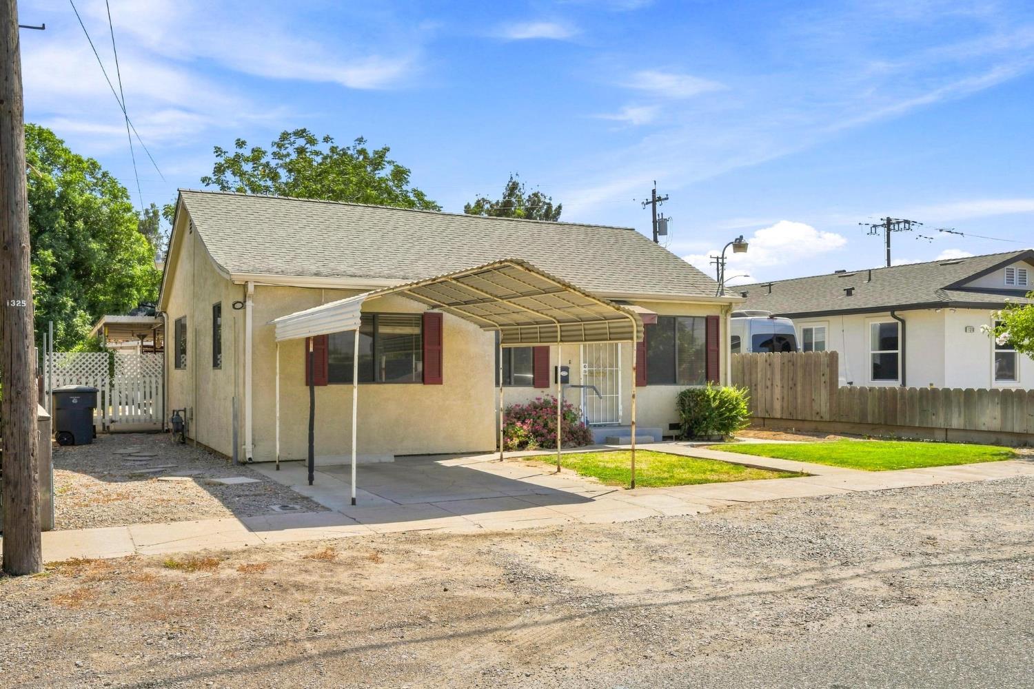 1325 Roosevelt Ave, Escalon, CA 95320