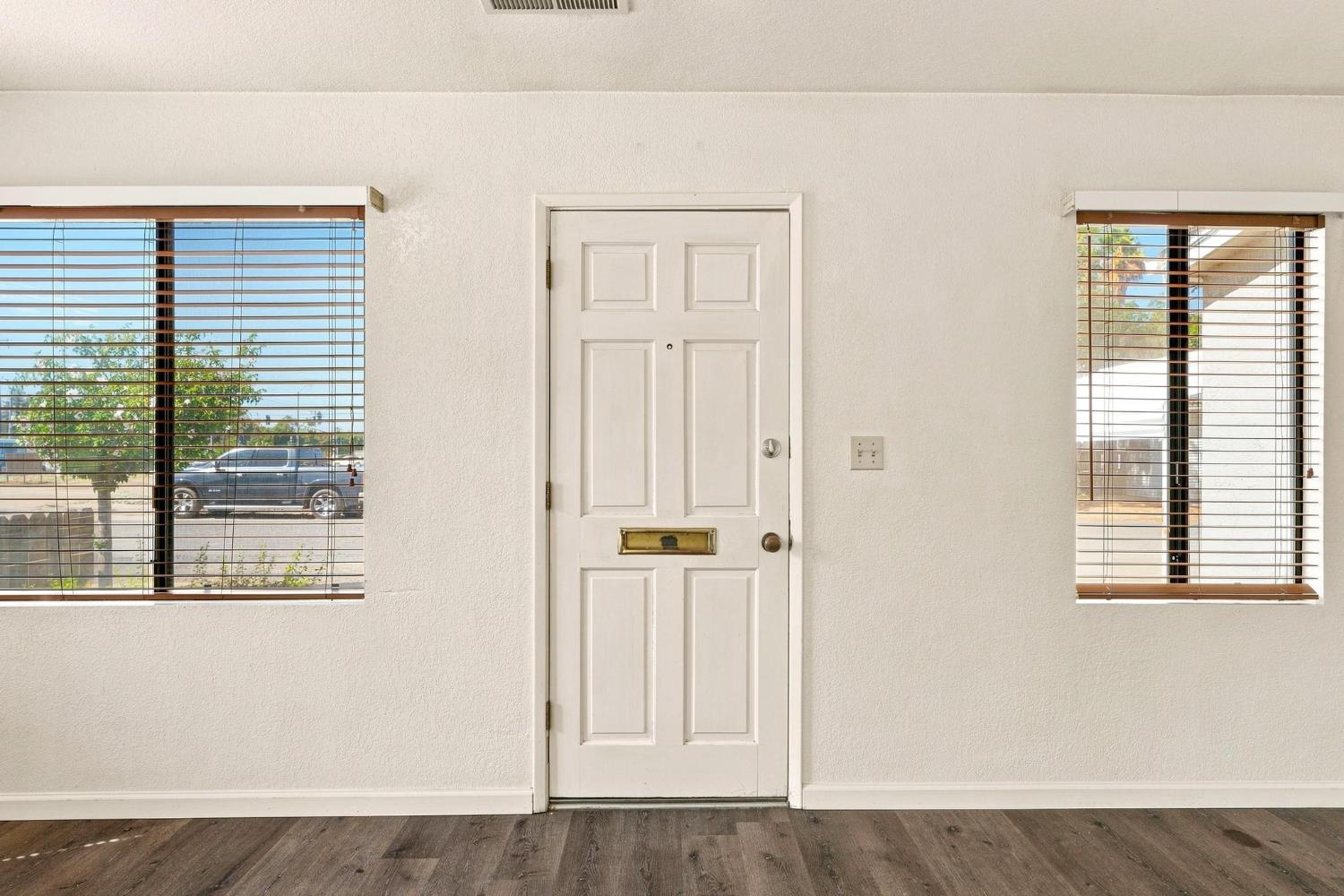 1325 Roosevelt Ave, Escalon, CA 95320