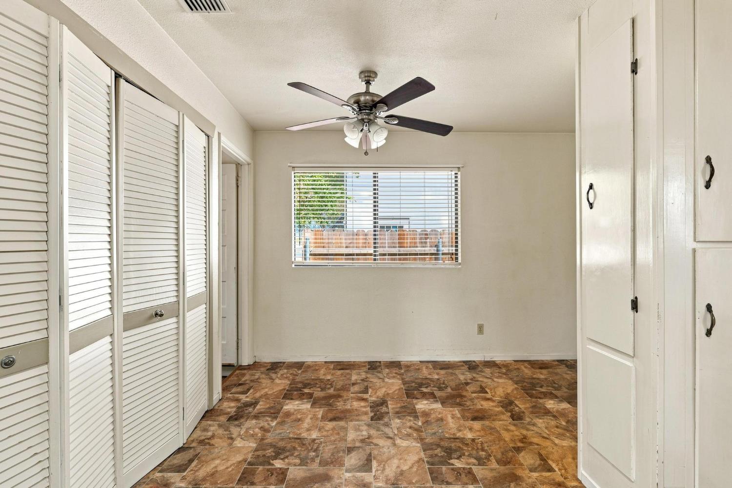 1325 Roosevelt Ave, Escalon, CA 95320