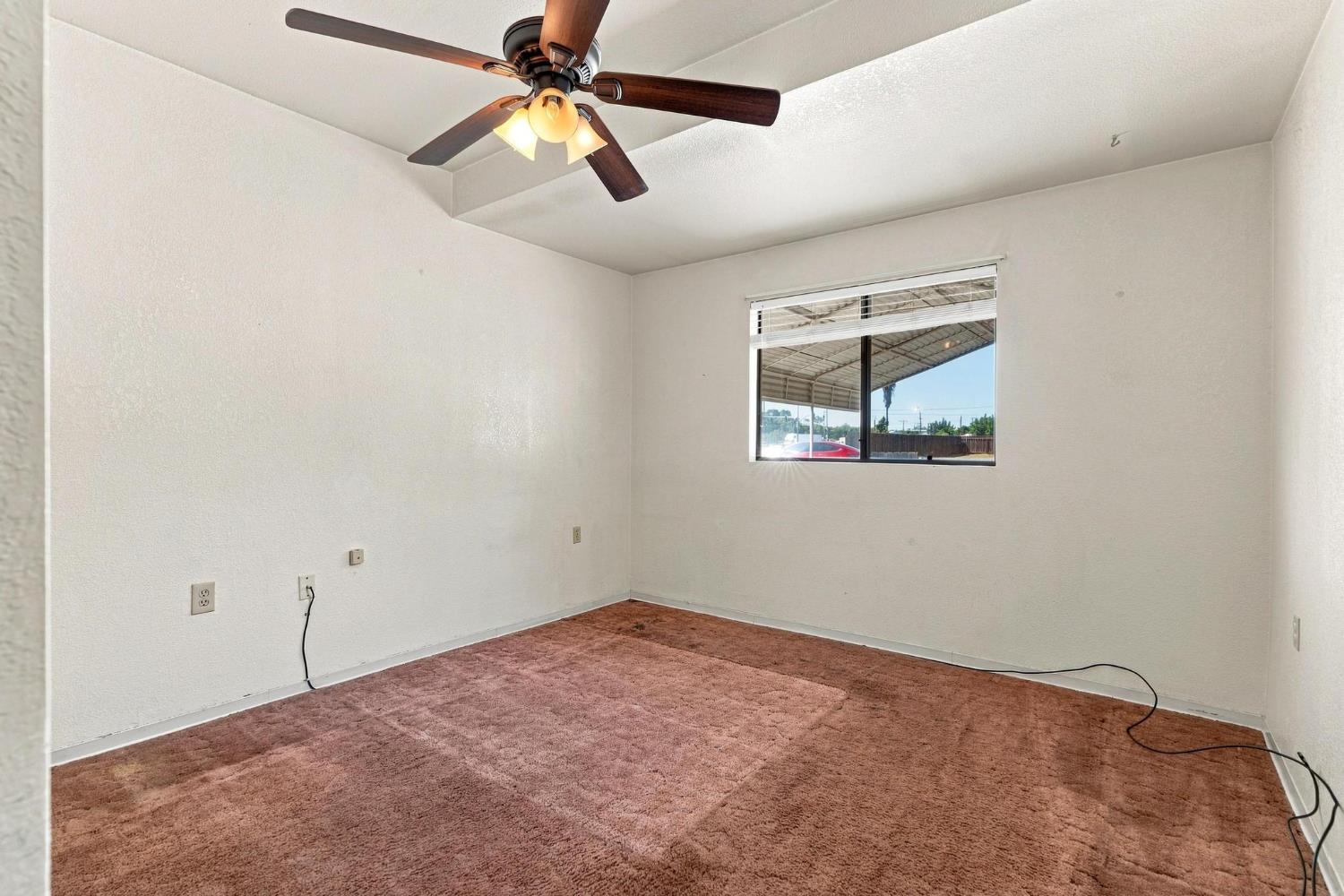 1325 Roosevelt Ave, Escalon, CA 95320