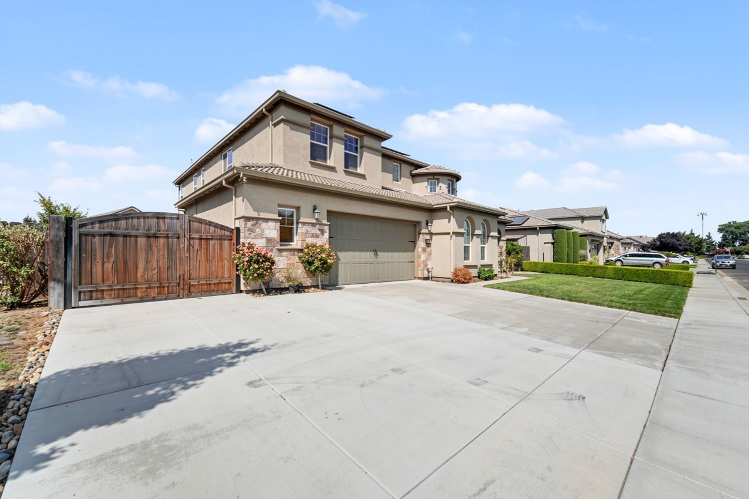849 Harvest Mill Dr, Manteca, CA 95336
