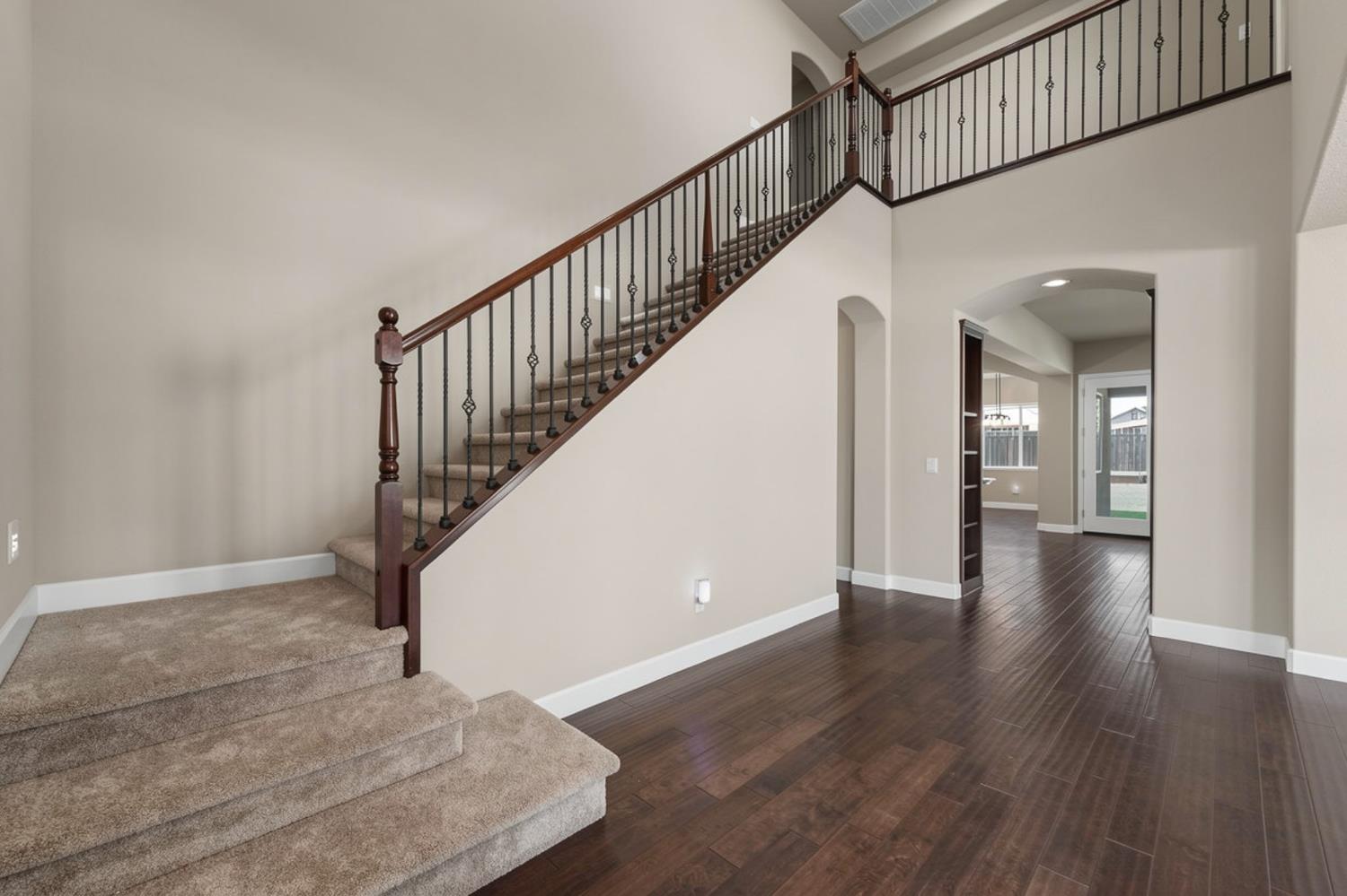 849 Harvest Mill Dr, Manteca, CA 95336
