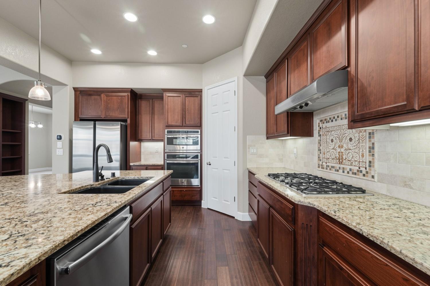 849 Harvest Mill Dr, Manteca, CA 95336