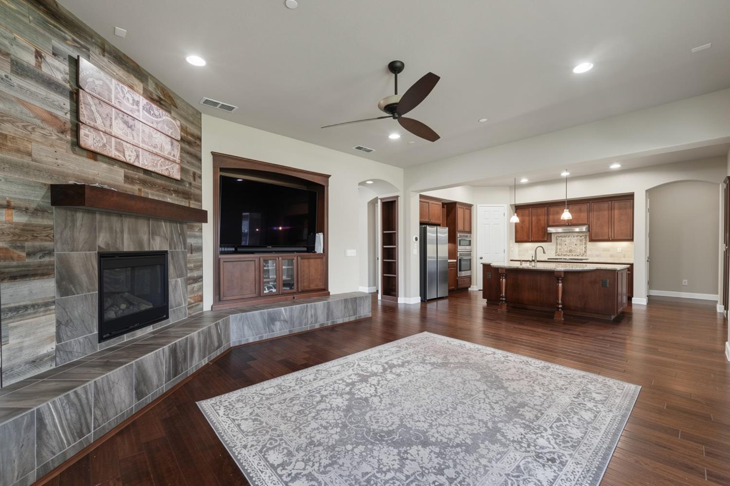 849 Harvest Mill Dr, Manteca, CA 95336