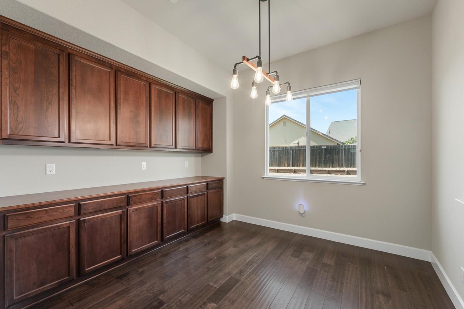 849 Harvest Mill Dr, Manteca, CA 95336