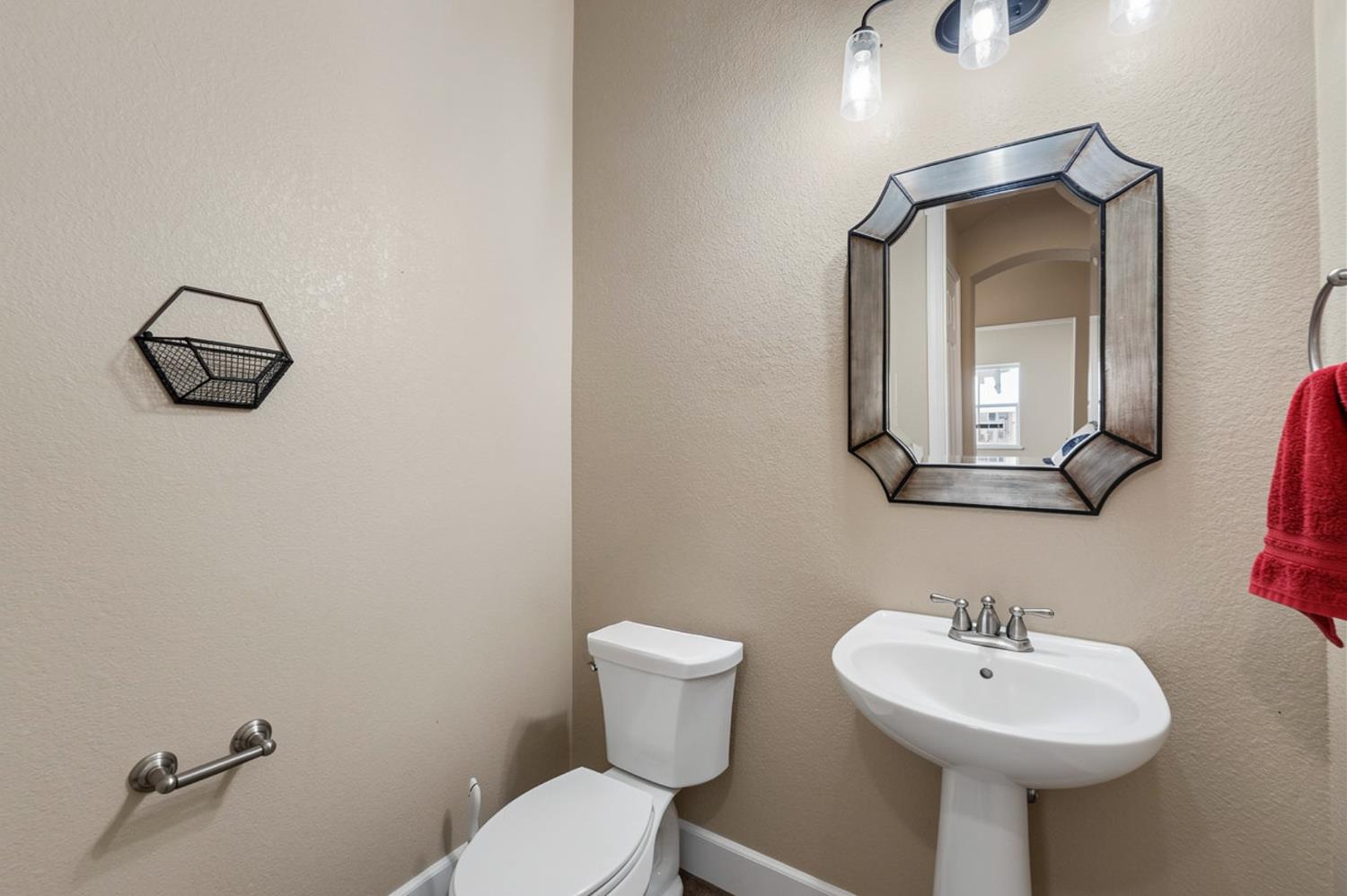 849 Harvest Mill Dr, Manteca, CA 95336