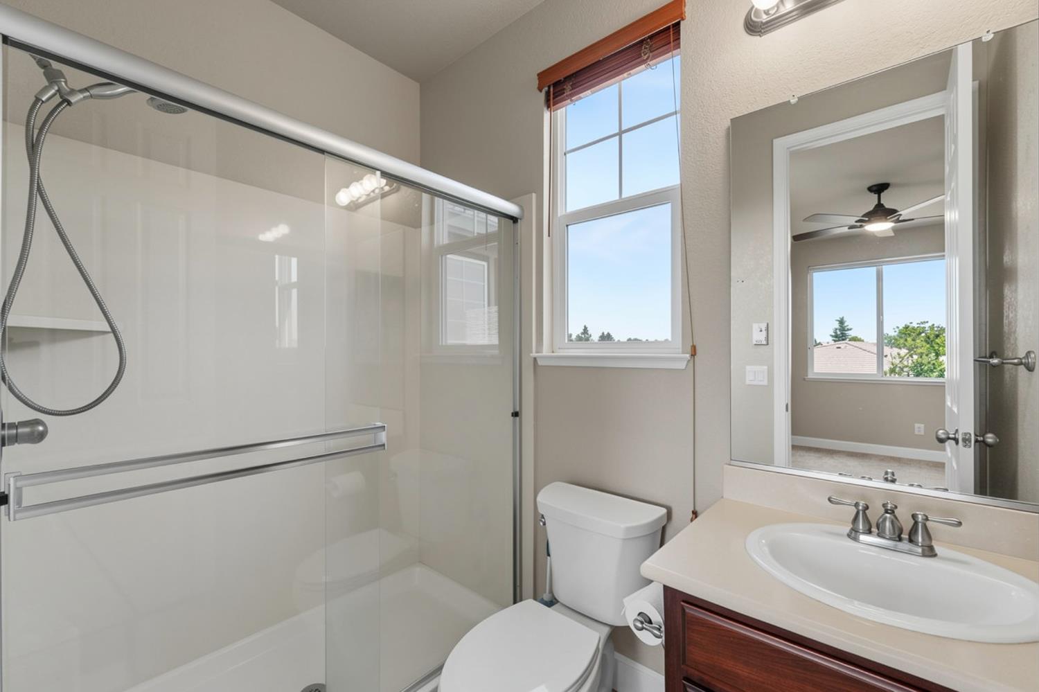 849 Harvest Mill Dr, Manteca, CA 95336