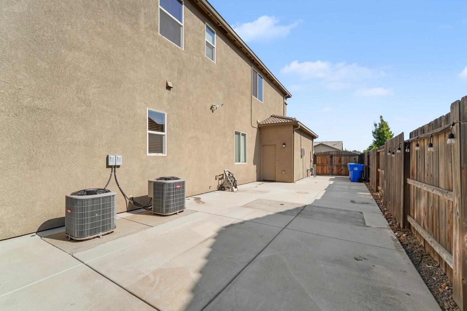 849 Harvest Mill Dr, Manteca, CA 95336