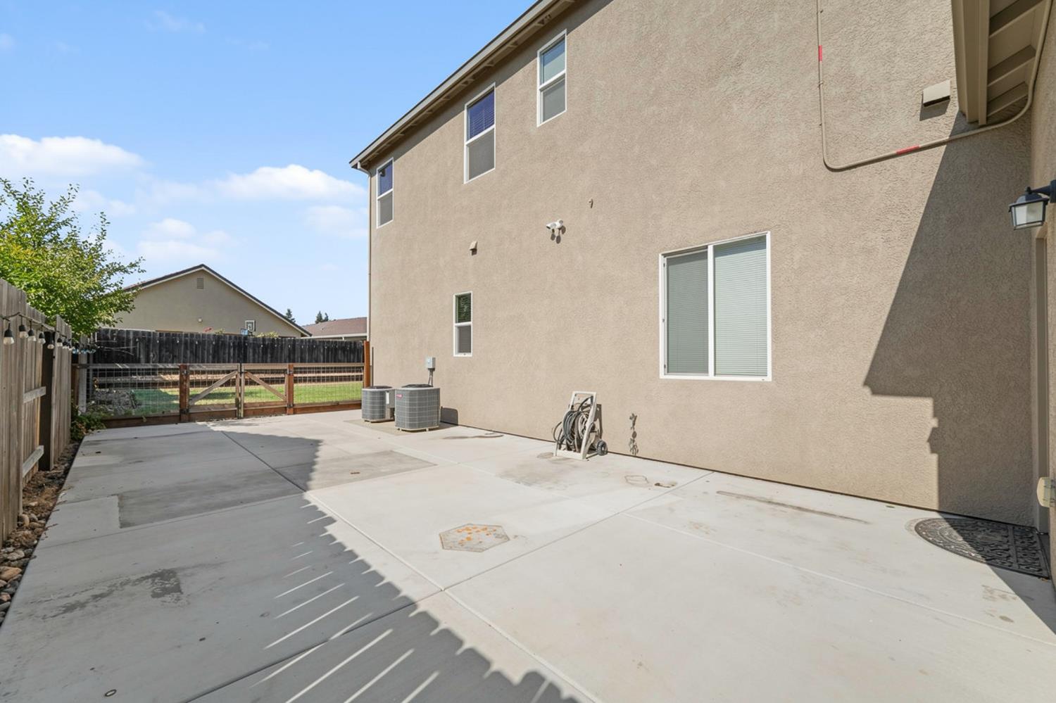 849 Harvest Mill Dr, Manteca, CA 95336