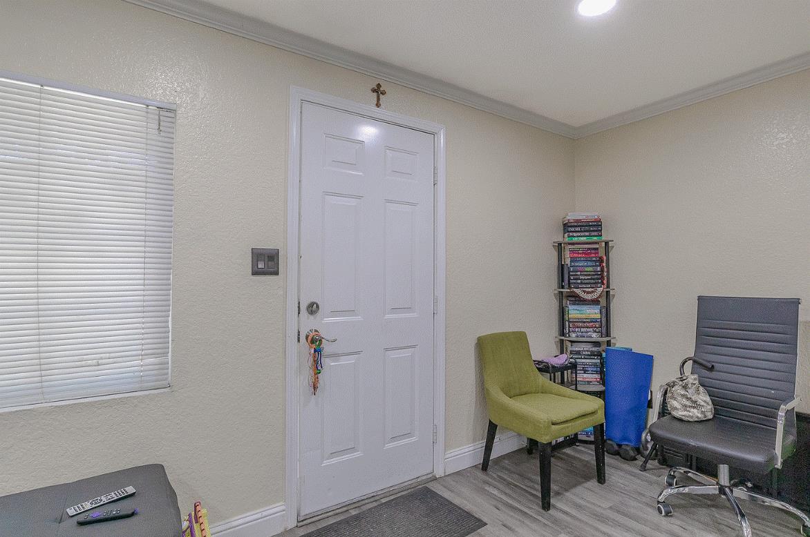 1549 W Orangeburg Ave, Modesto, CA 95350