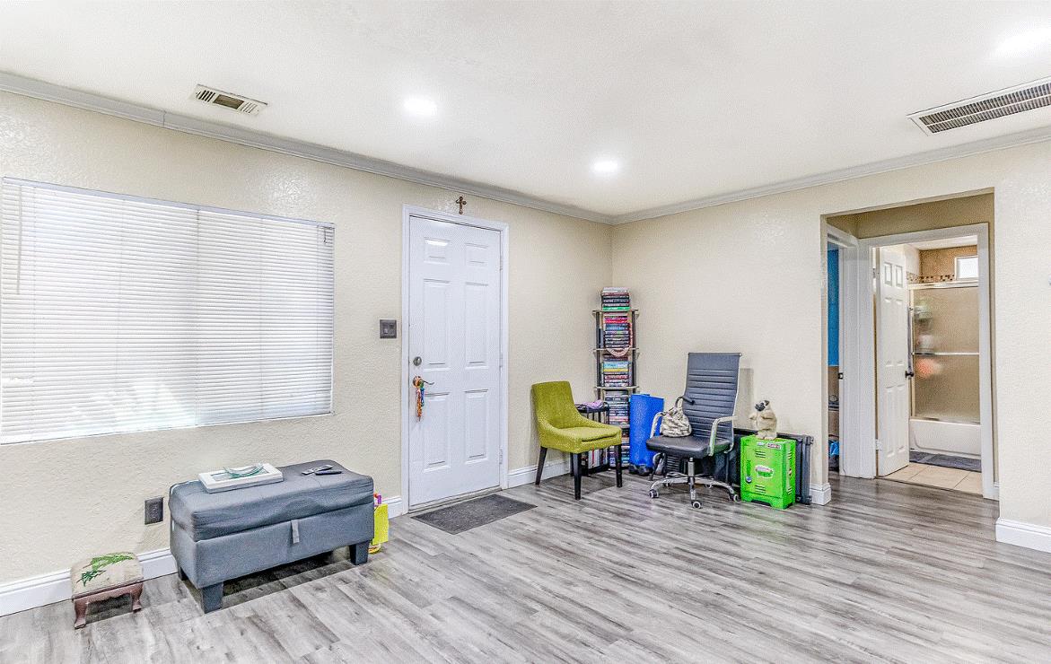 1549 W Orangeburg Ave, Modesto, CA 95350