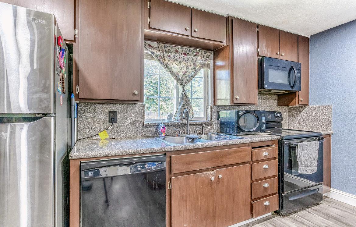 1549 W Orangeburg Ave, Modesto, CA 95350