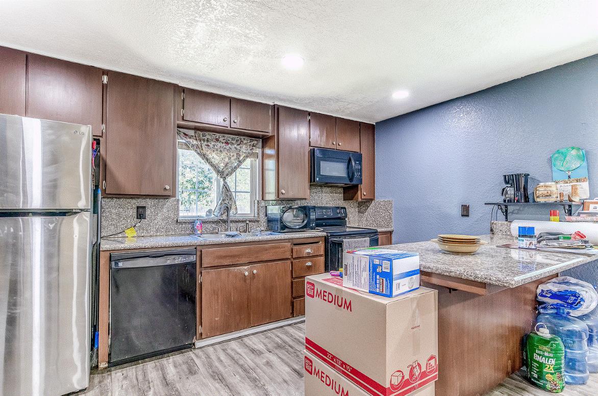 1549 W Orangeburg Ave, Modesto, CA 95350
