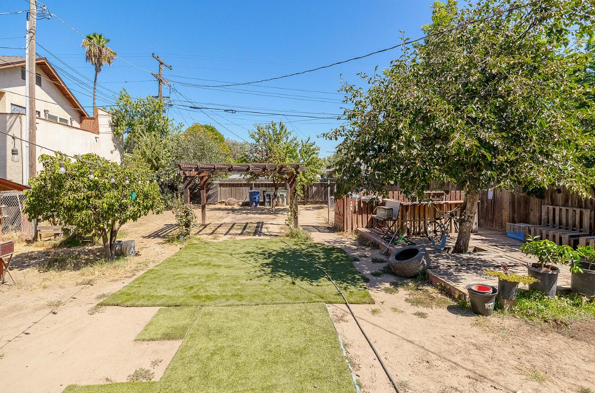 1549 W Orangeburg Ave, Modesto, CA 95350