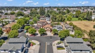 402 Hallman Ln, Oakdale, CA 95361