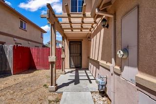 402 Hallman Ln, Oakdale, CA 95361