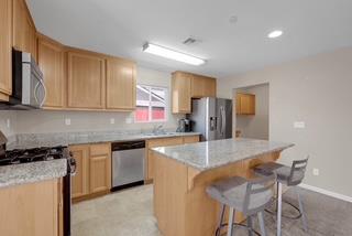 402 Hallman Ln, Oakdale, CA 95361