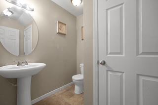 402 Hallman Ln, Oakdale, CA 95361