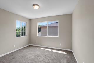 402 Hallman Ln, Oakdale, CA 95361