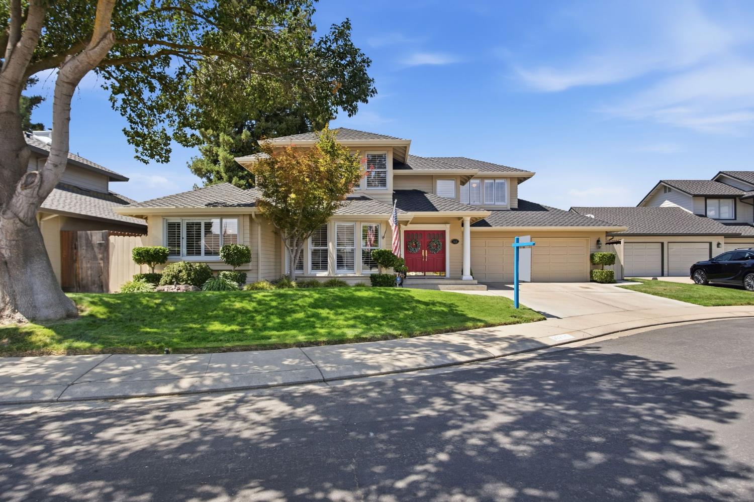 3221 Lakeshore Ct, Modesto, CA 95355