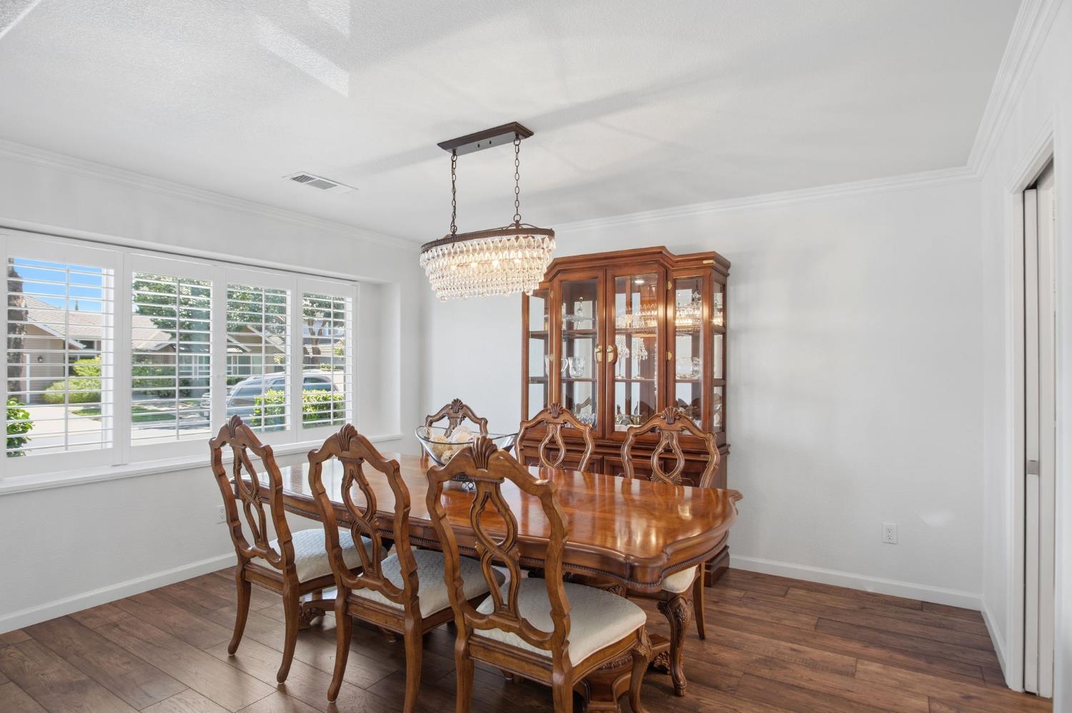3221 Lakeshore Ct, Modesto, CA 95355