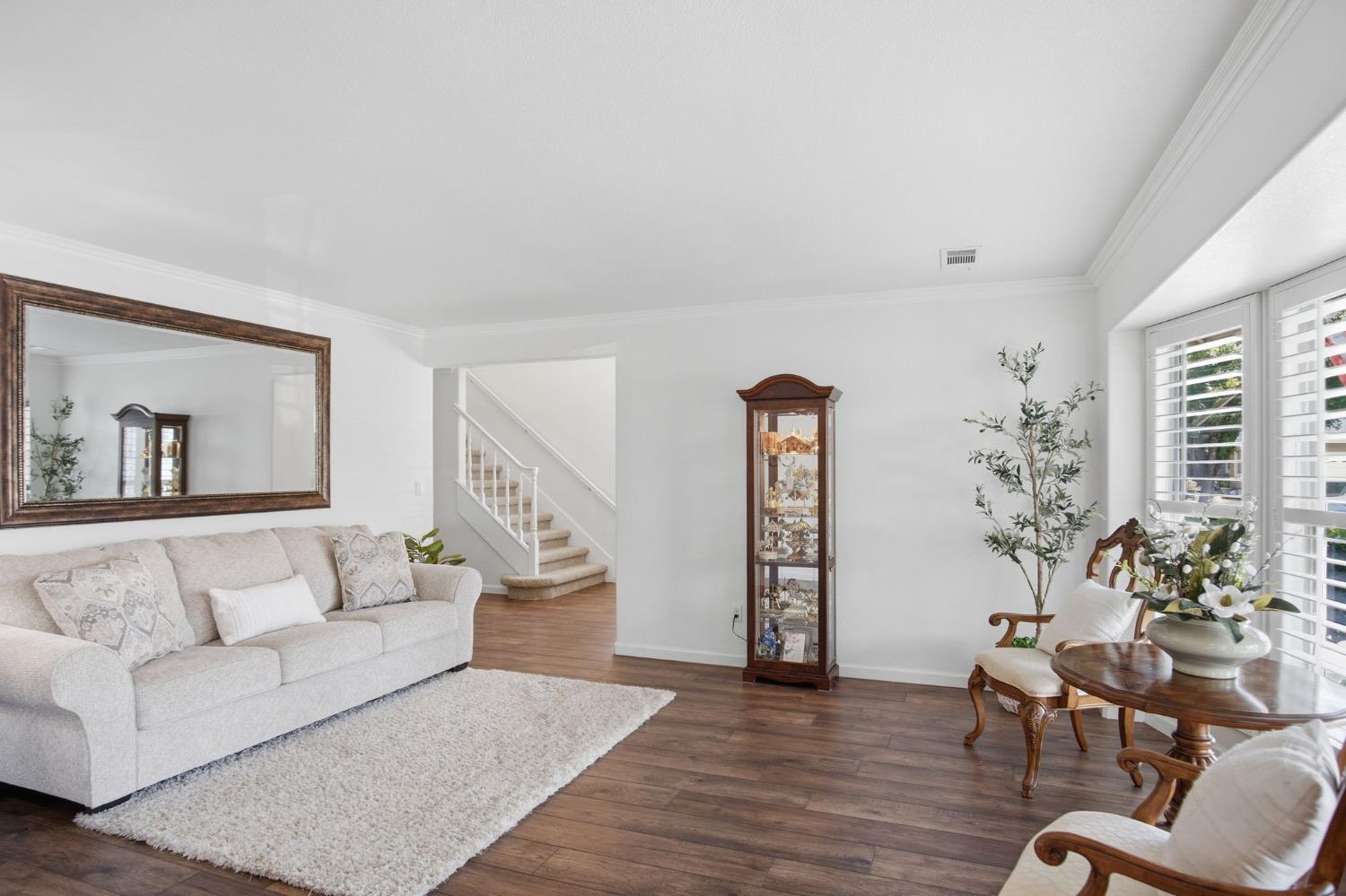 3221 Lakeshore Ct, Modesto, CA 95355