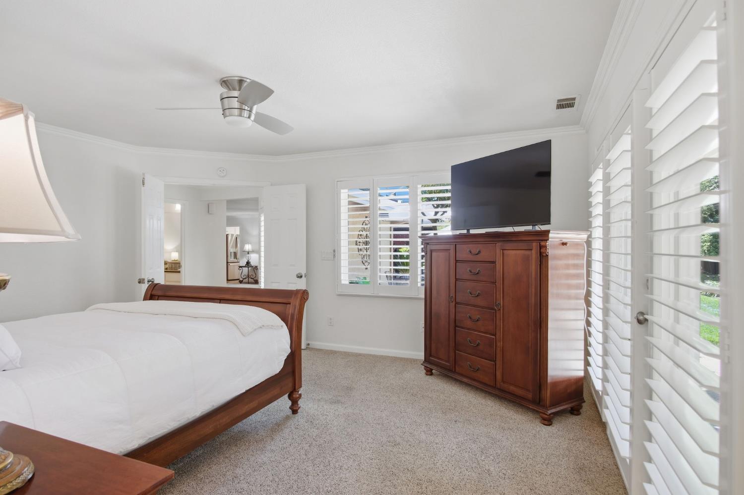 3221 Lakeshore Ct, Modesto, CA 95355