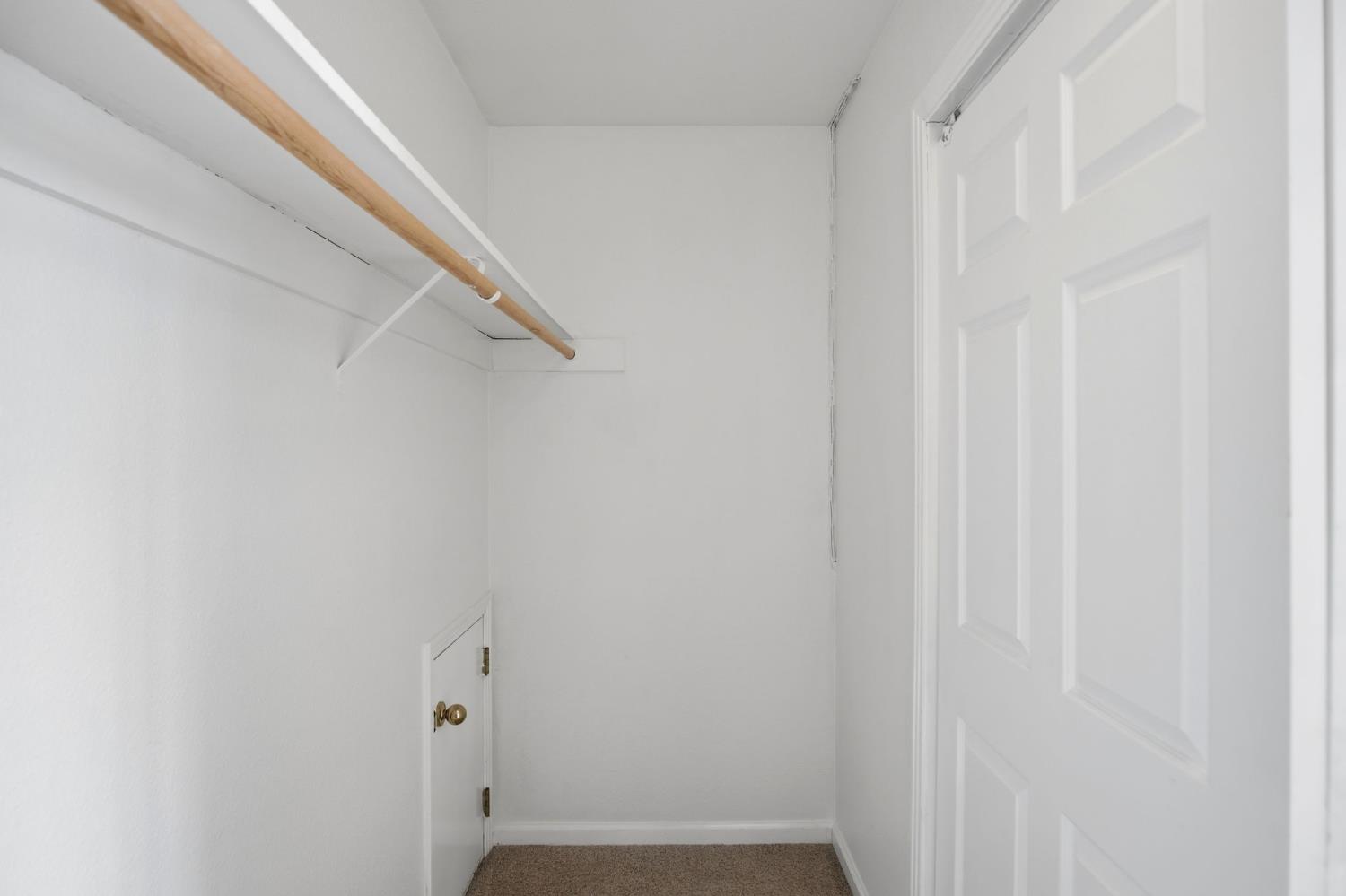 3221 Lakeshore Ct, Modesto, CA 95355