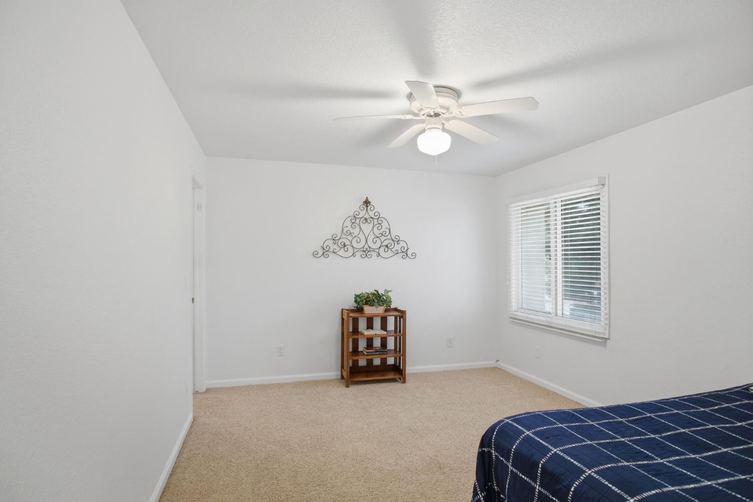 3221 Lakeshore Ct, Modesto, CA 95355