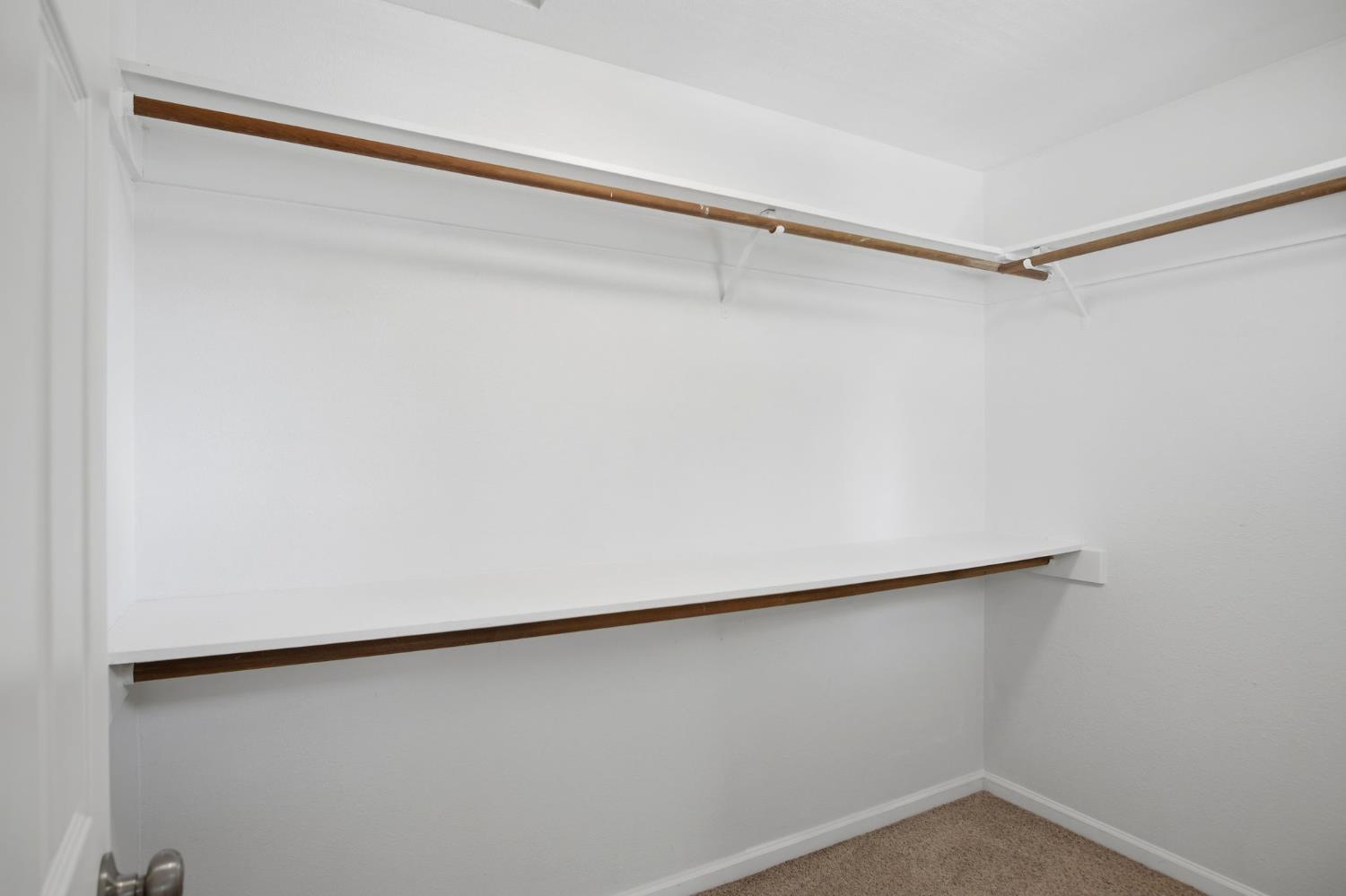 3221 Lakeshore Ct, Modesto, CA 95355