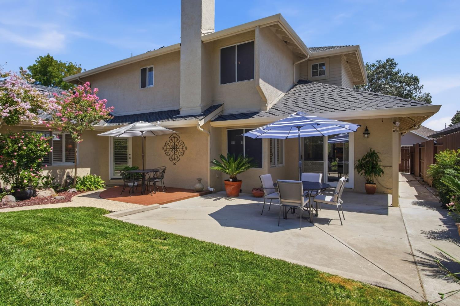 3221 Lakeshore Ct, Modesto, CA 95355